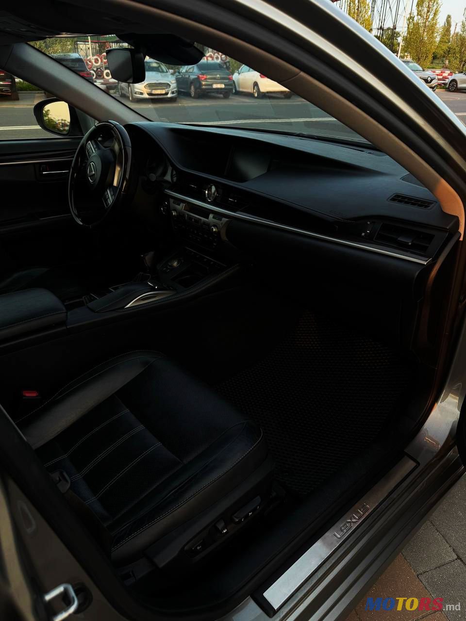 2015' Lexus Es Series photo #3