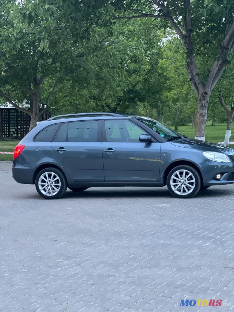 2014' Skoda Fabia photo #3