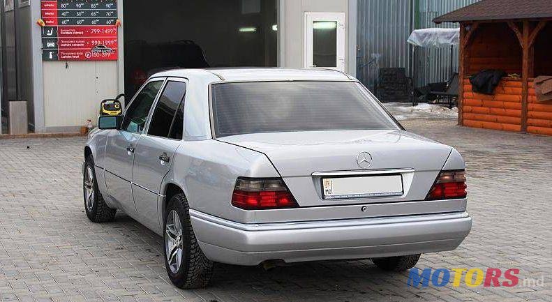 1994' Mercedes-Benz 124 photo #2