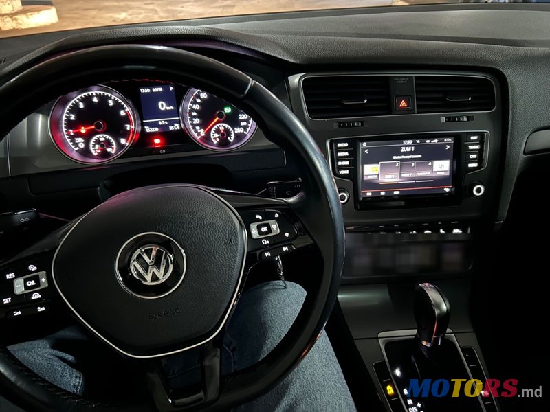 2016' Volkswagen Golf photo #5