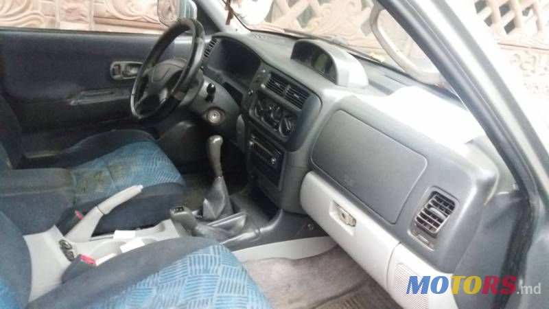 2001' Mitsubishi Pajero Sport photo #4