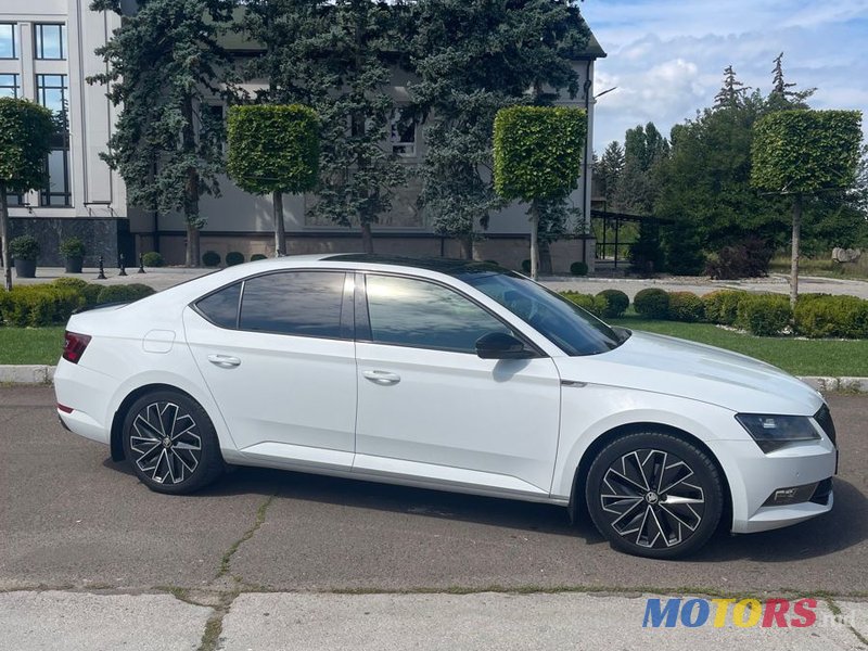 2016' Skoda Superb photo #5