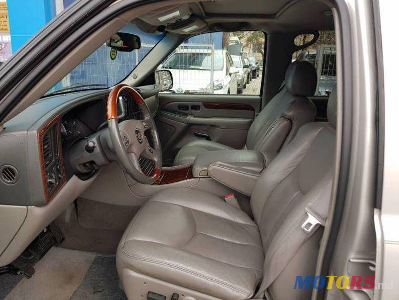 2005' Cadillac Escalade photo #2