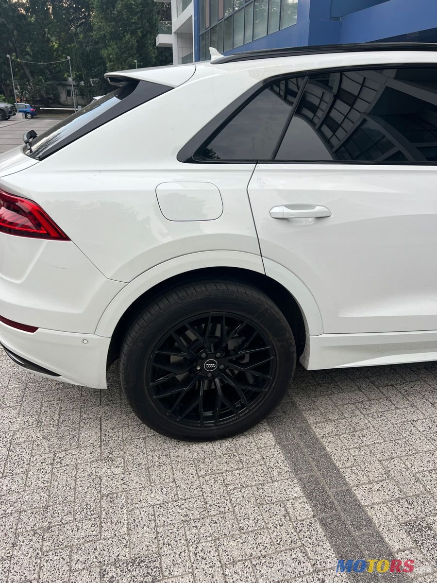 2019' Audi Q8 photo #4