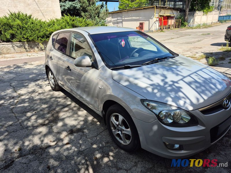 2010' Hyundai i30 photo #3