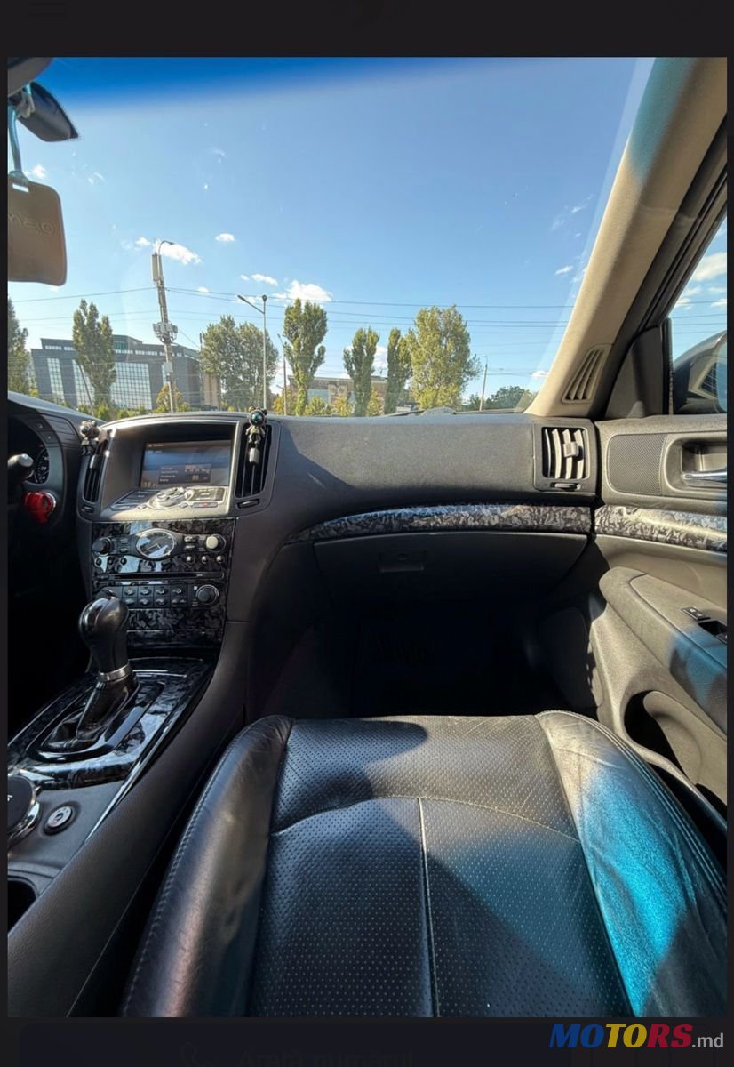 2011' Infiniti G photo #6