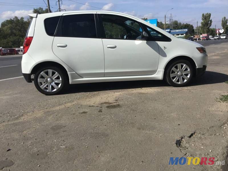 2012' Mitsubishi Colt photo #6