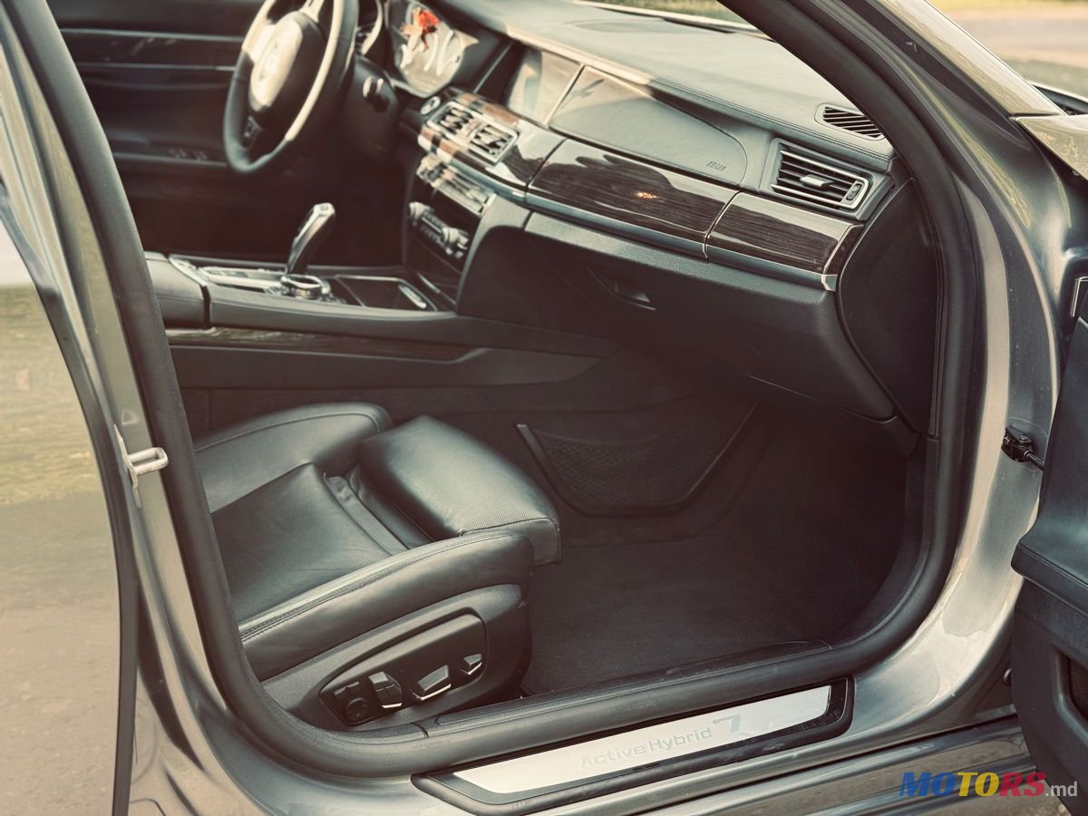 2013' BMW 7 Series photo #5