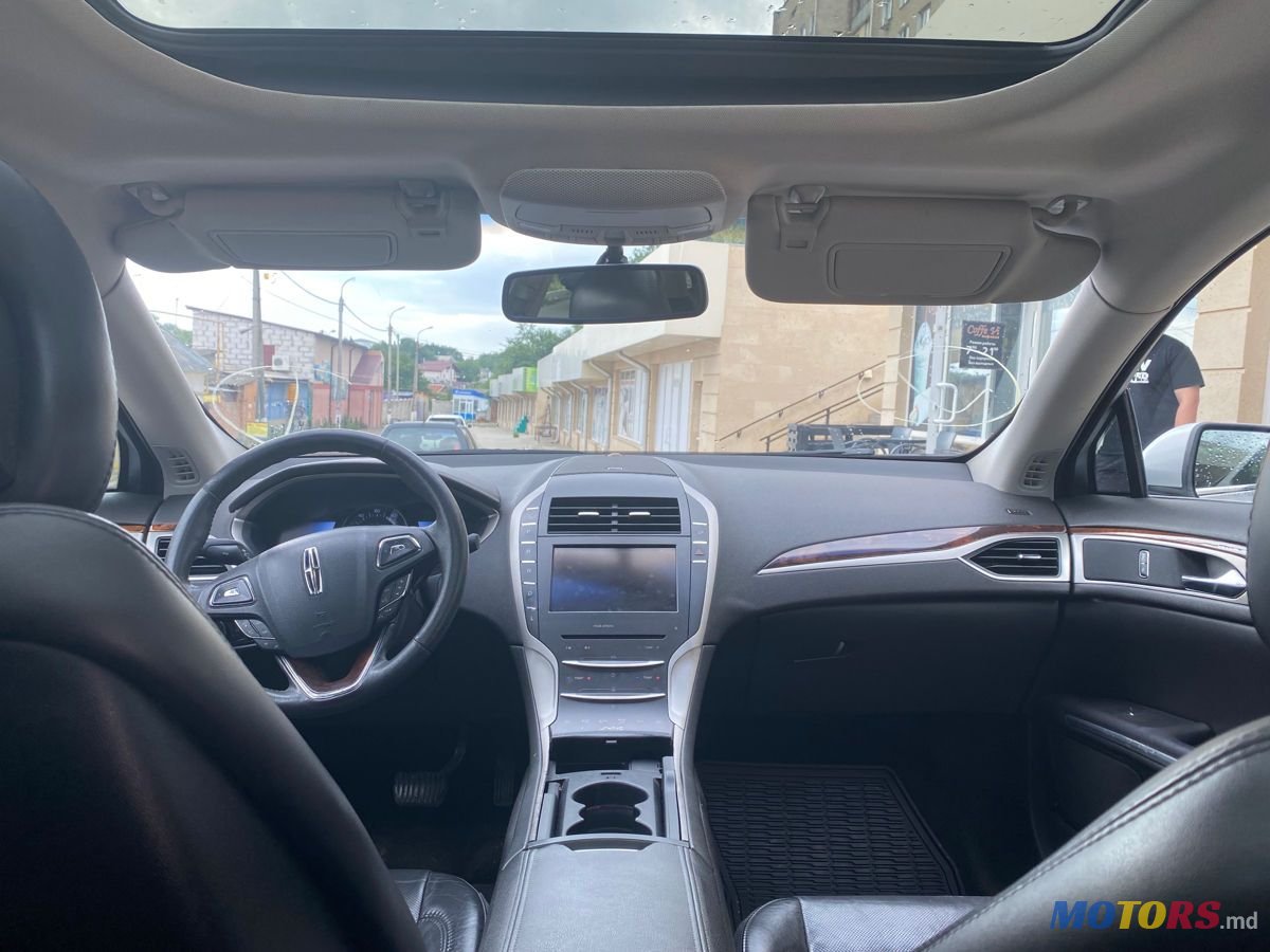 2014' Lincoln MKZ photo #4