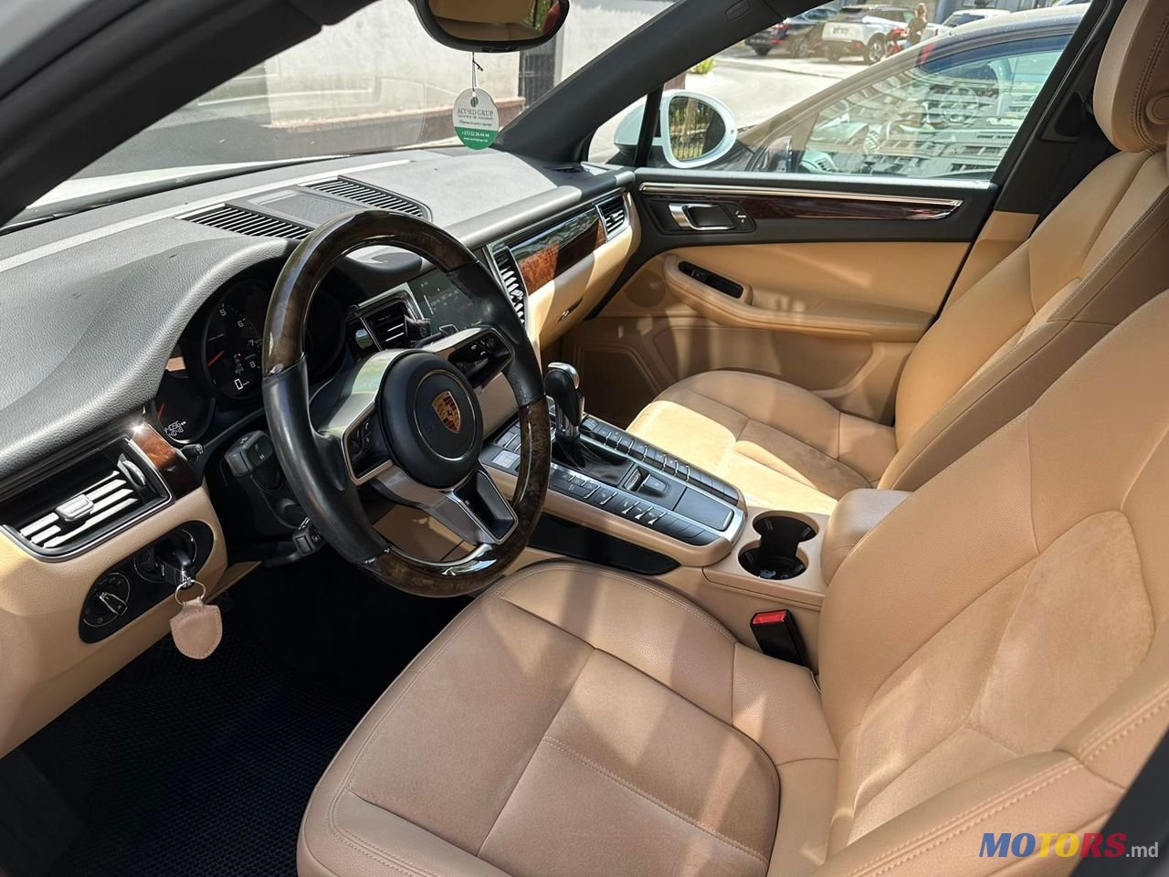 2017' Porsche Macan photo #5