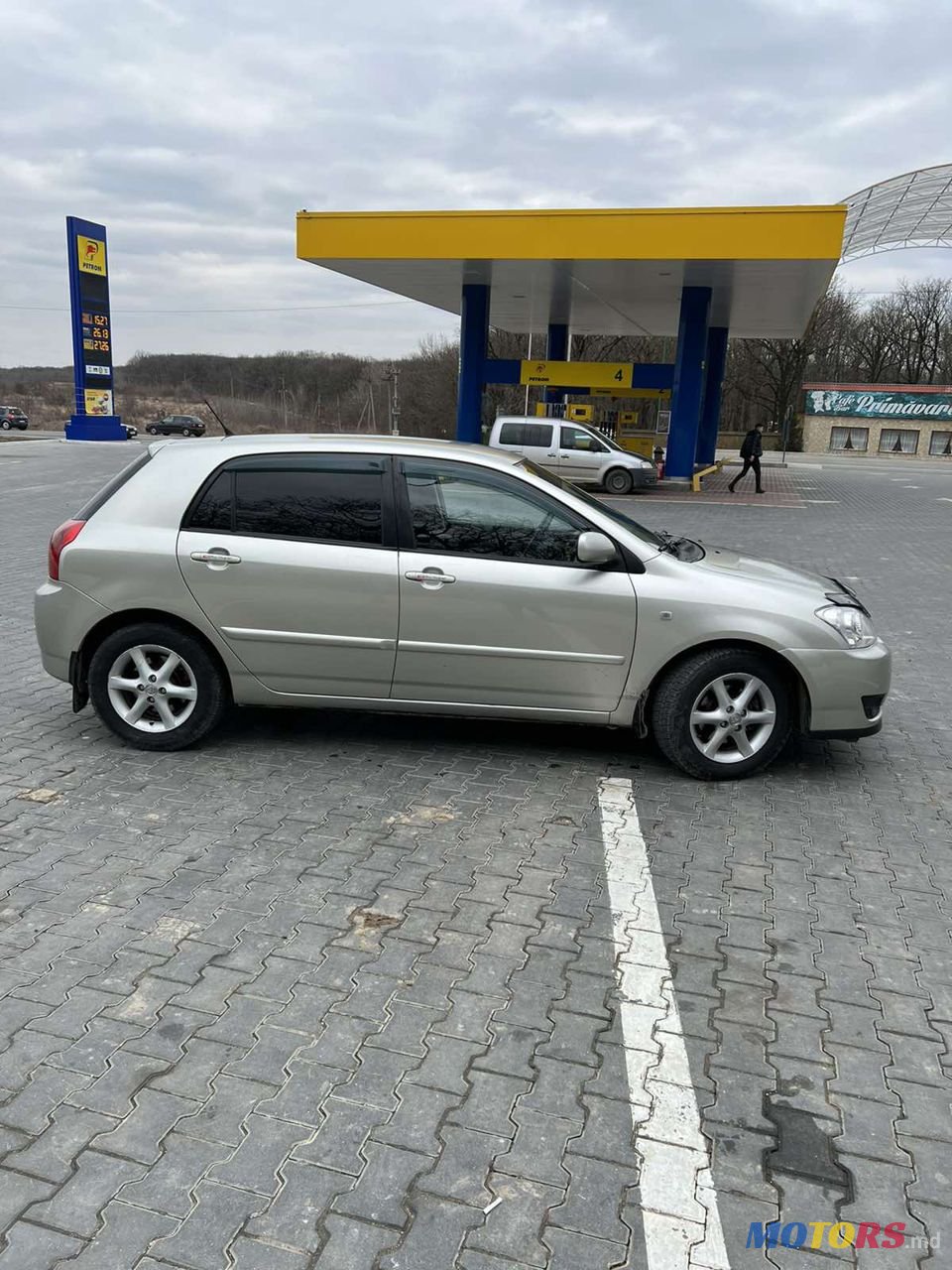 2005' Toyota Corolla photo #2