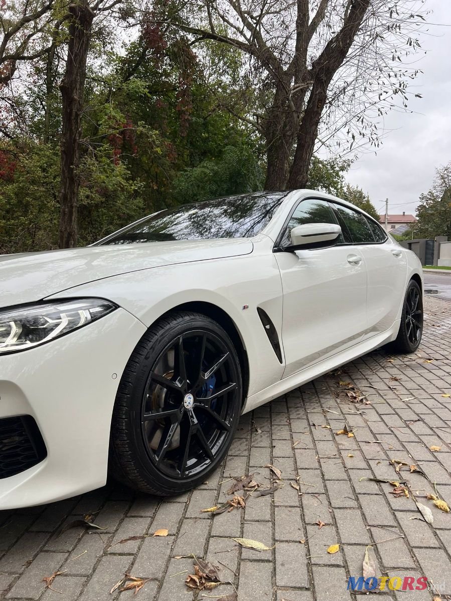 2019' BMW 8 Series photo #2