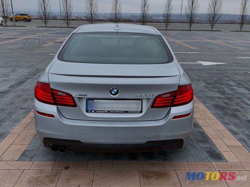 2013' BMW 5 Series photo #6