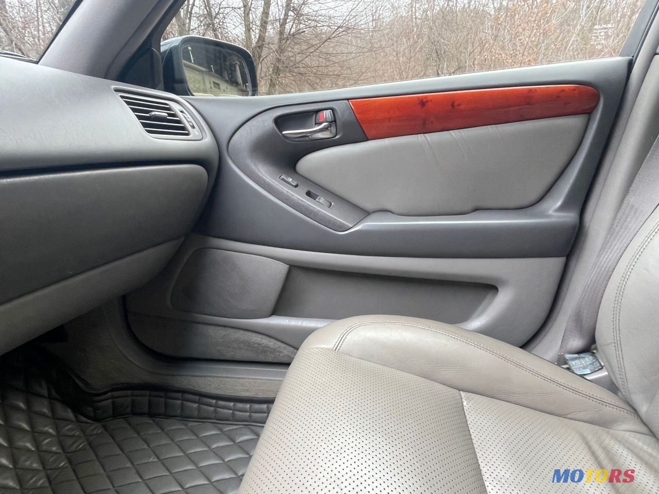 2001' Lexus Gs Series photo #1