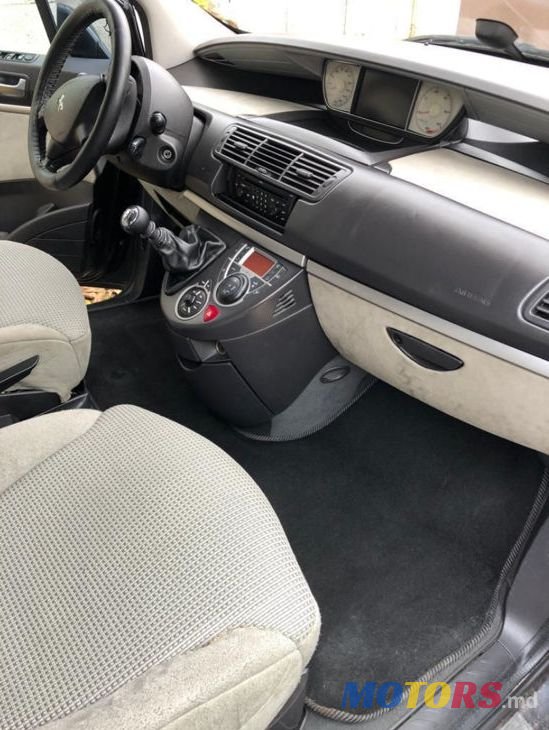 2006' Peugeot 807 photo #3