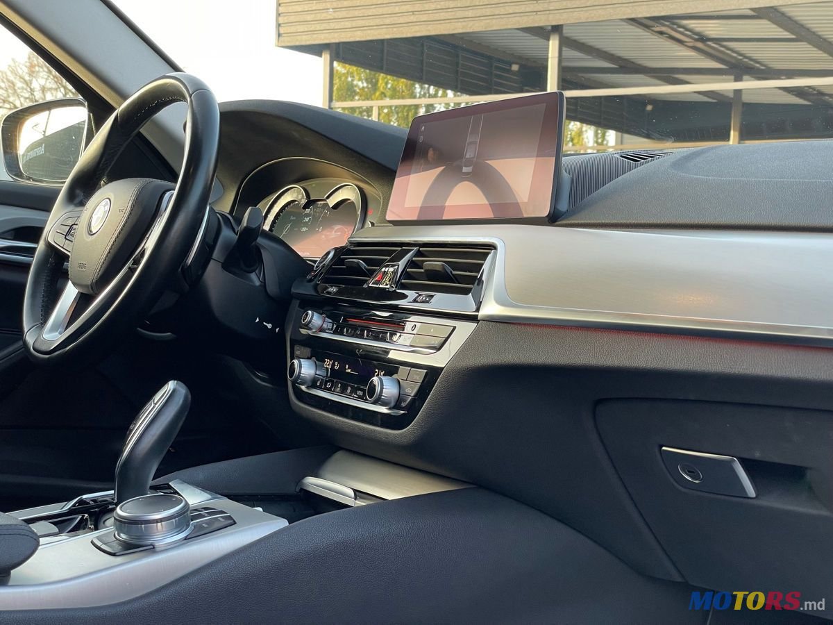 2019' BMW 5 Series photo #6