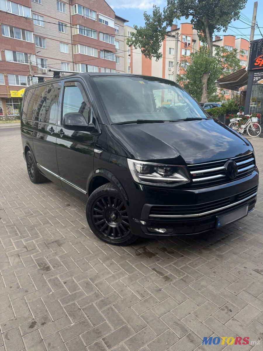 2016' Volkswagen Multivan photo #2