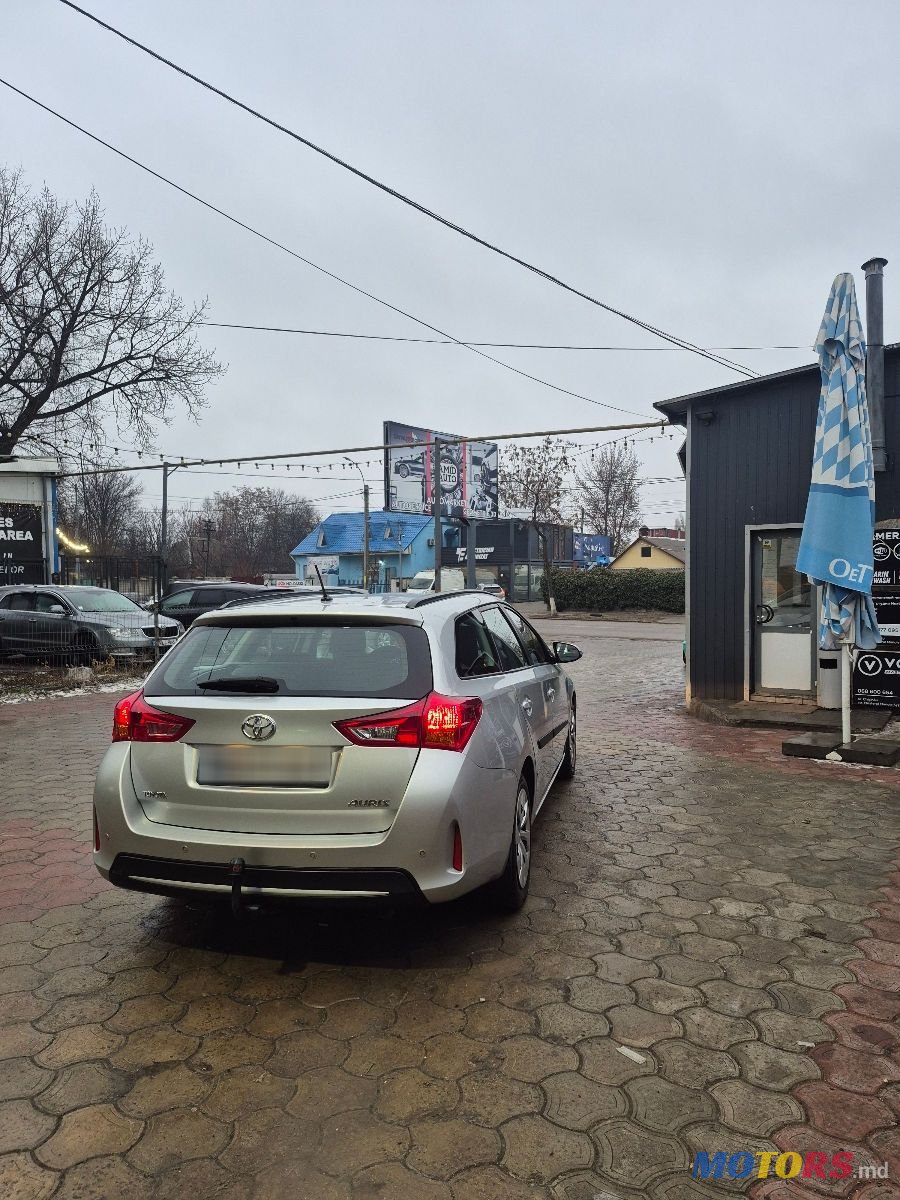 2014' Toyota Auris photo #3