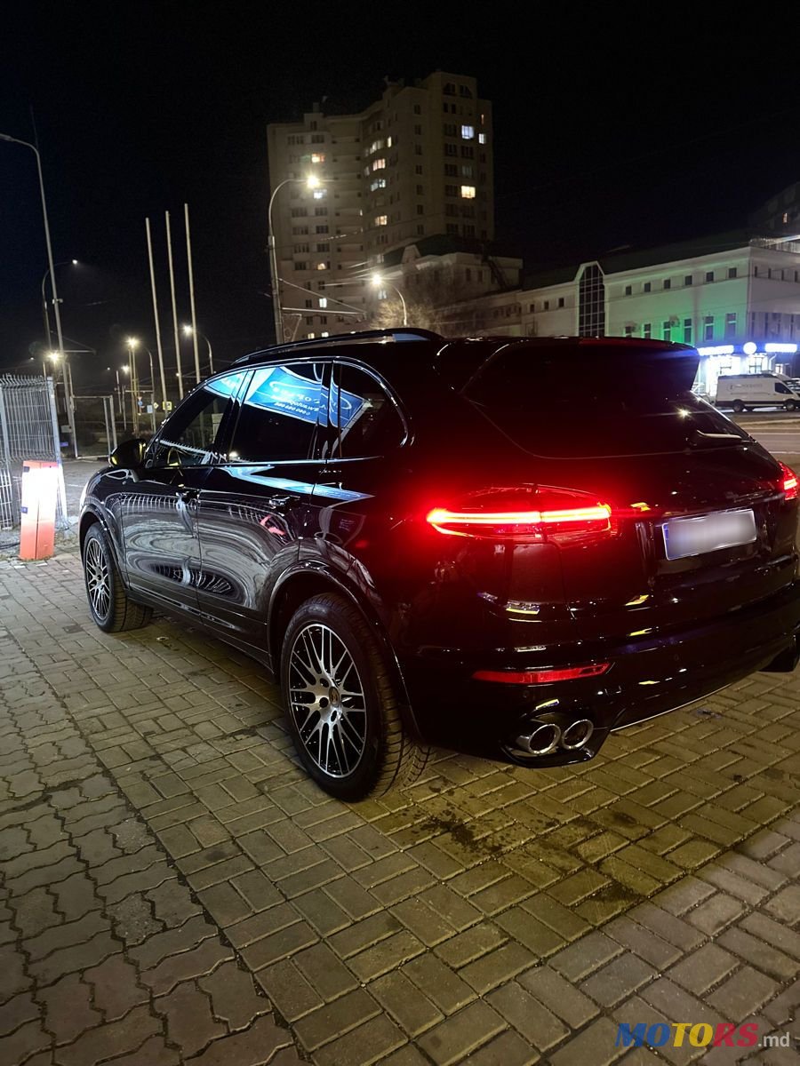 2017' Porsche Cayenne photo #1