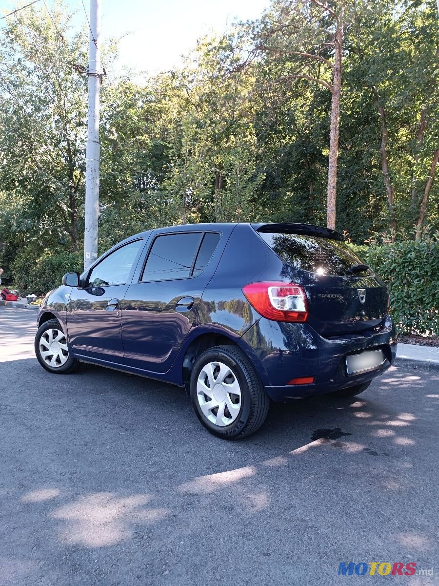 2014' Dacia Sandero photo #2
