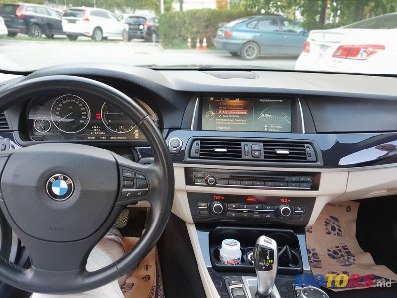 2012' BMW 5 Series photo #6