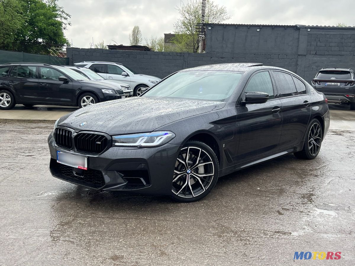 2017' BMW 5 Series photo #1