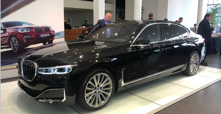 Premieră multiplă BMW în Moldova: noile X7, Seria 7, Z4 şi i3 şi-au făcut debutul la Chişinău