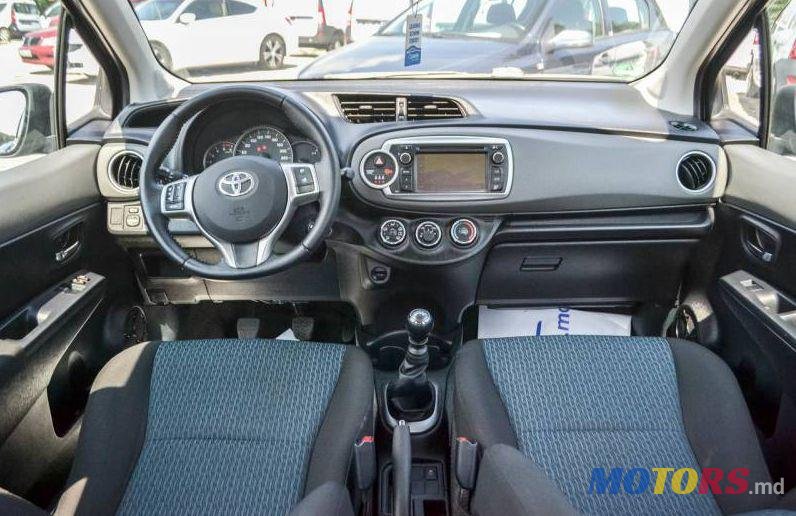 2012' Toyota Yaris photo #1