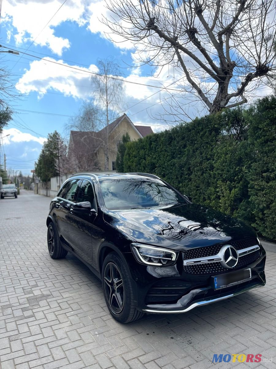 2022' Mercedes-Benz GLC photo #2