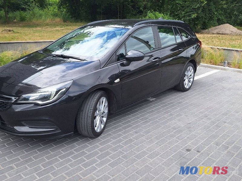 2016' Opel Astra photo #1