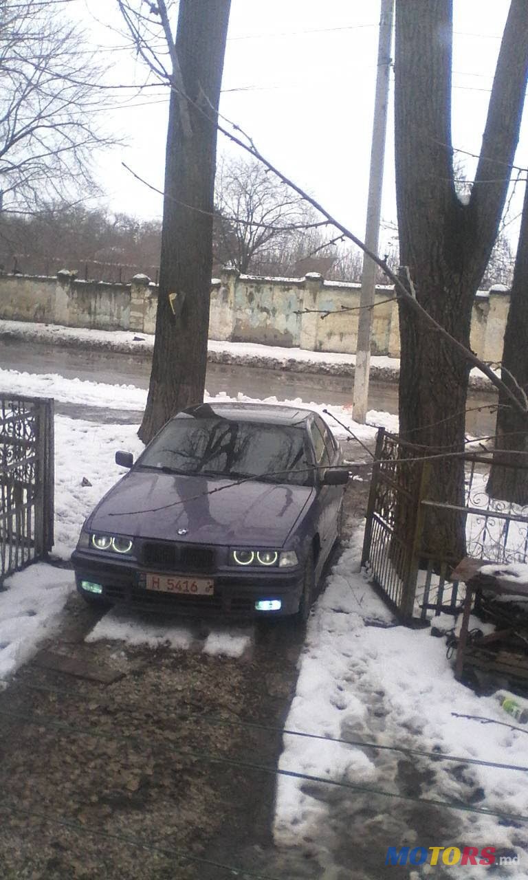 1993' BMW 318 photo #3