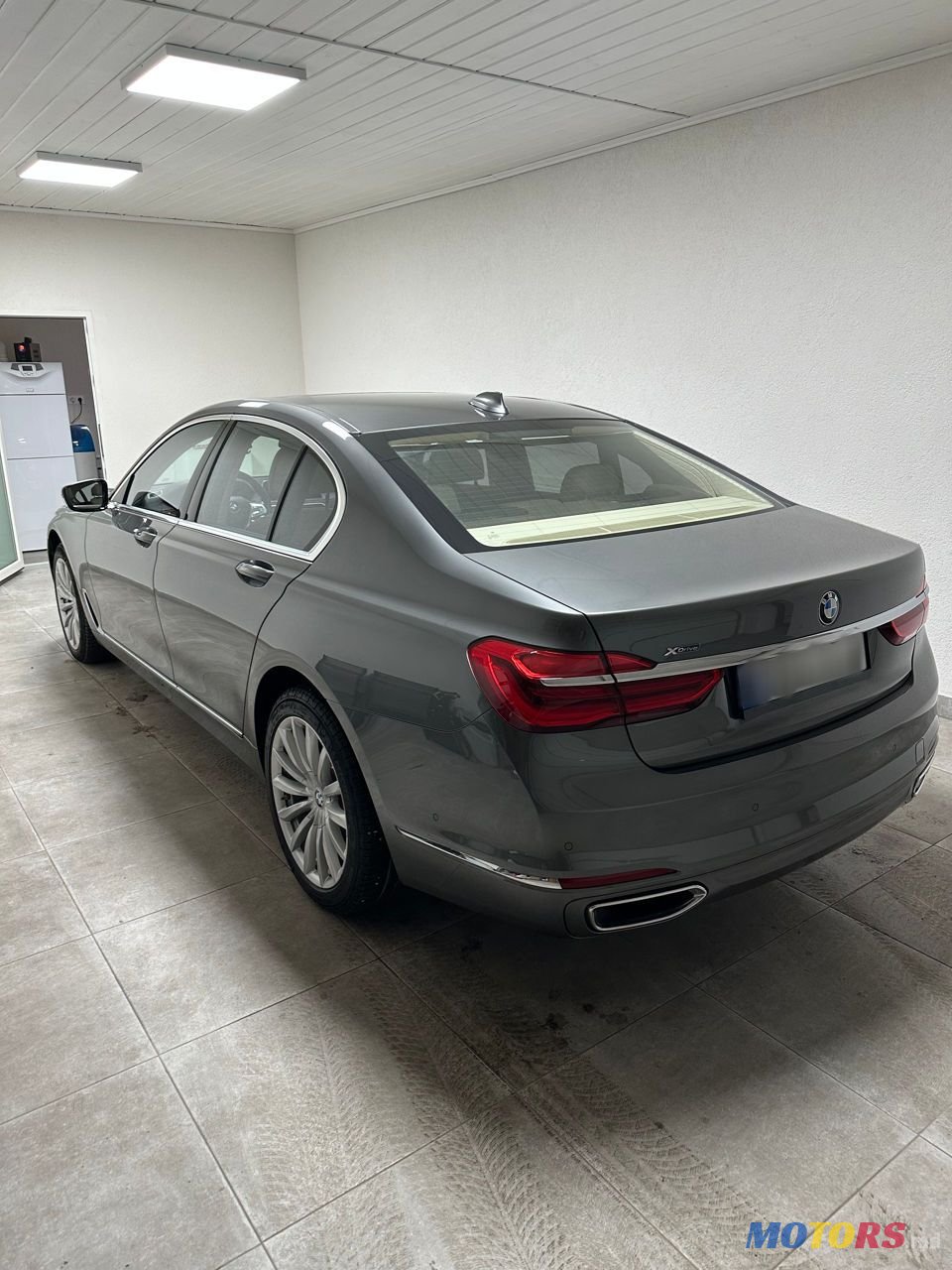 2016' BMW 7 Series photo #2