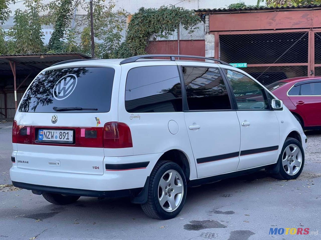 2002' Volkswagen Sharan photo #5