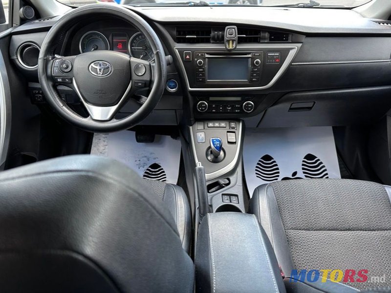 2014' Toyota Auris photo #5