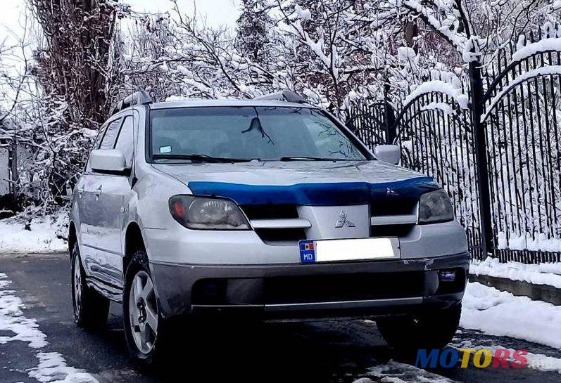 2004' Mitsubishi Outlander photo #1