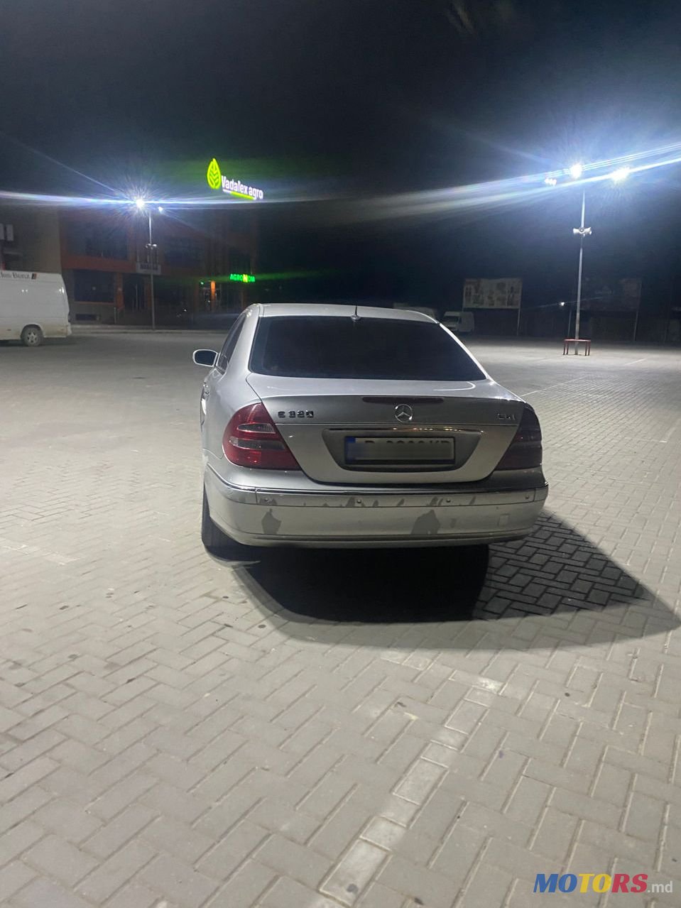 2004' Mercedes-Benz E-Class photo #3