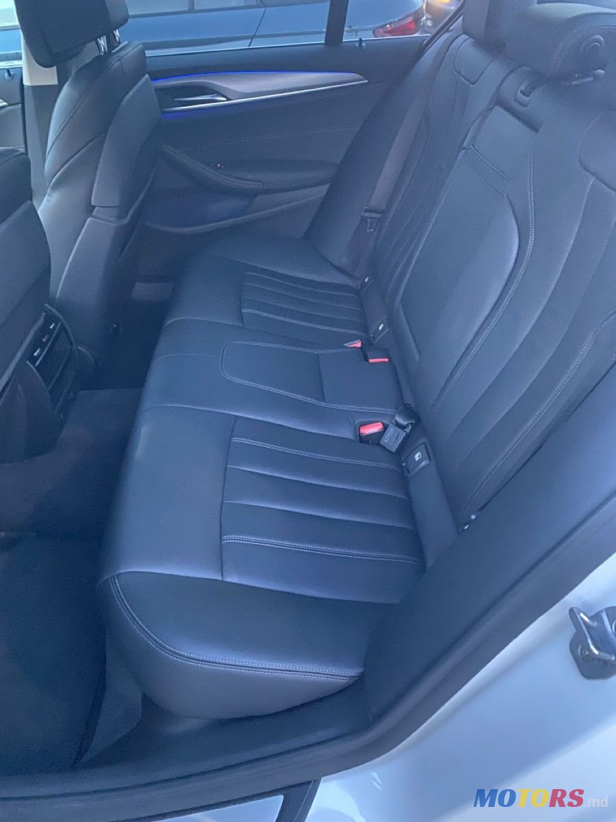 2018' BMW 5 Series photo #6