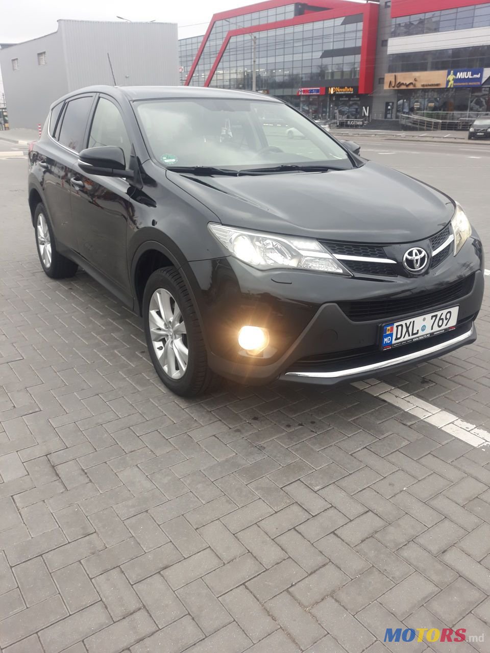 2015' Toyota RAV4 photo #4