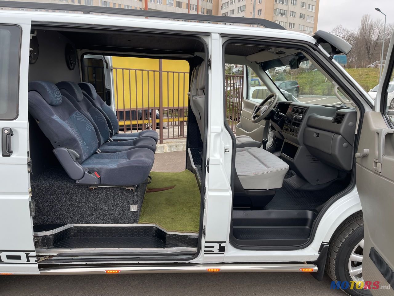 2001' Volkswagen Transporter photo #5