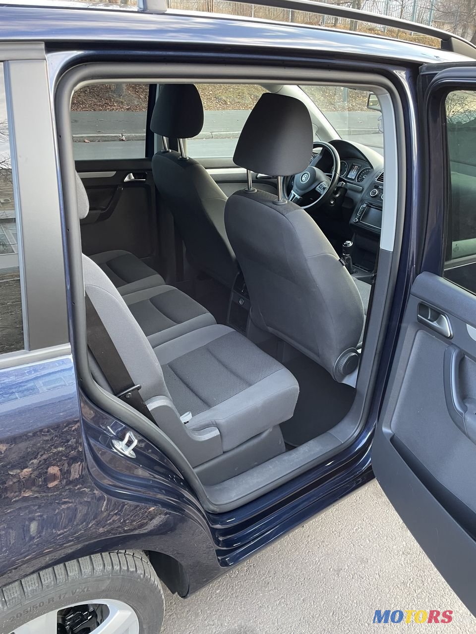 2014' Volkswagen Touran photo #5