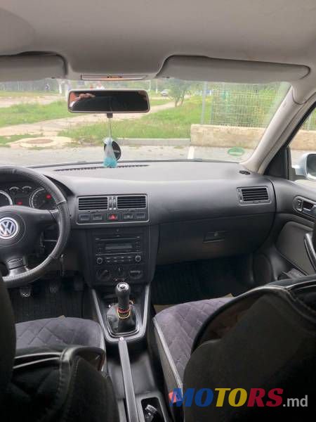 2006' Volkswagen Golf photo #2