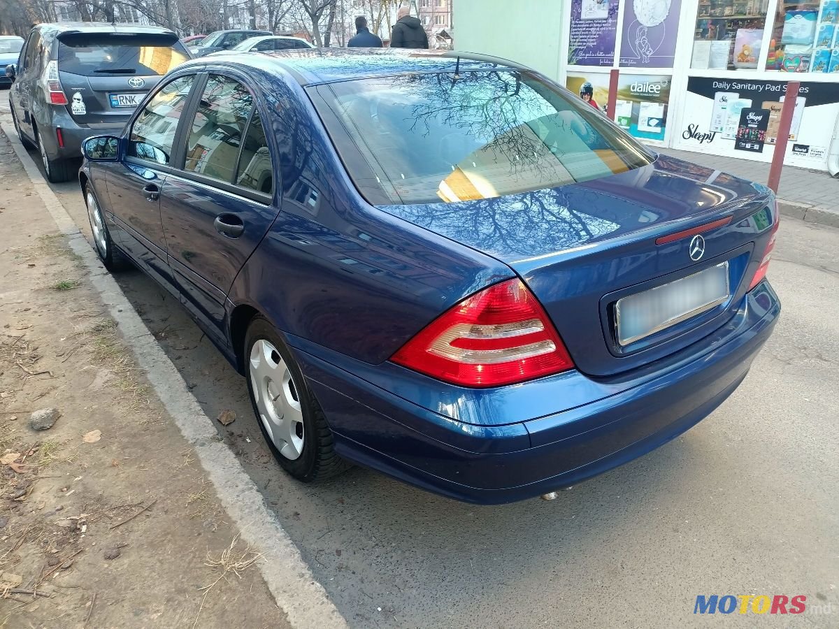 2005' Mercedes-Benz C-Class photo #3