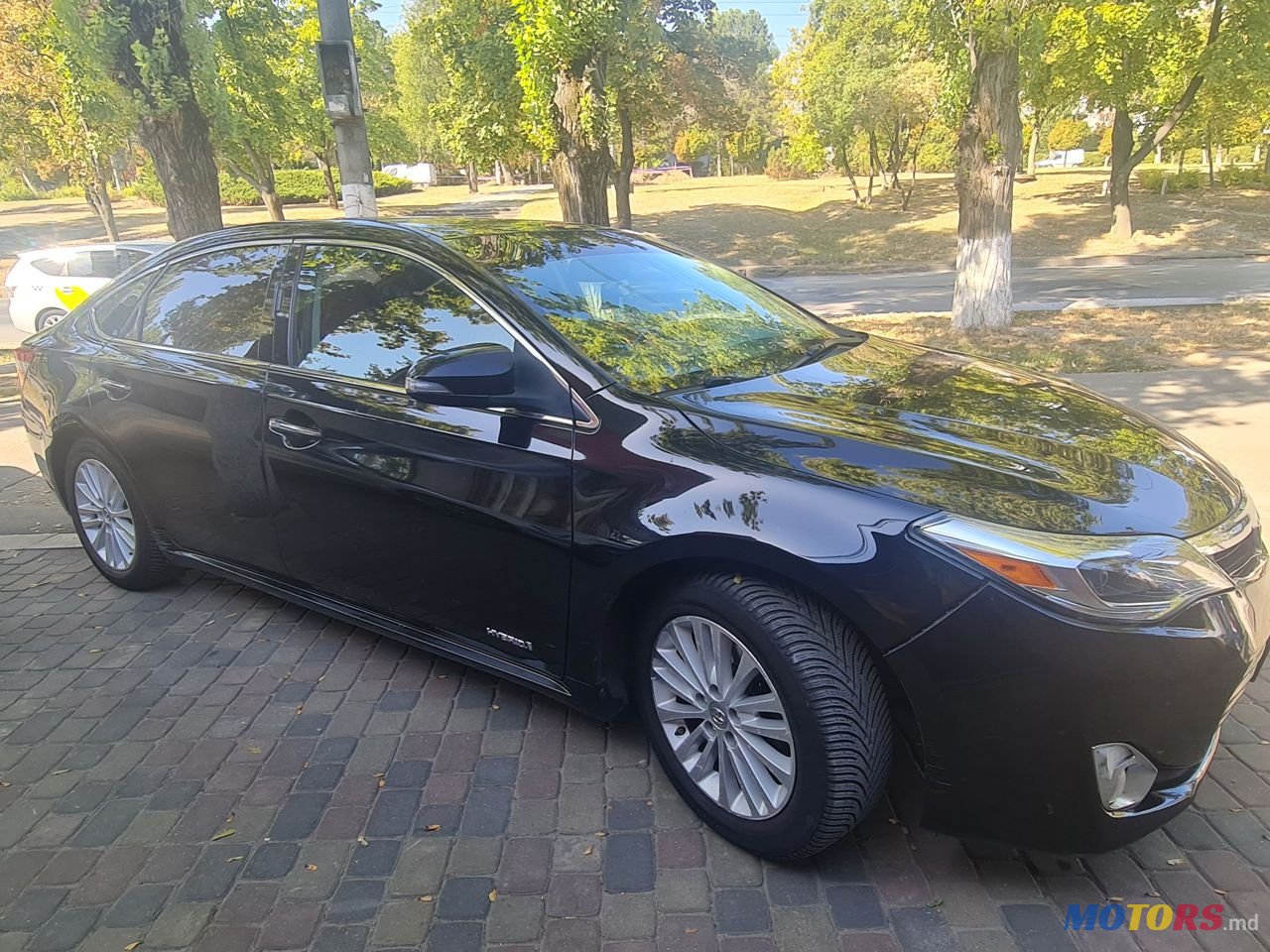 2013' Toyota Avalon photo #6