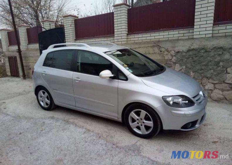 2008' Volkswagen Golf Plus photo #1