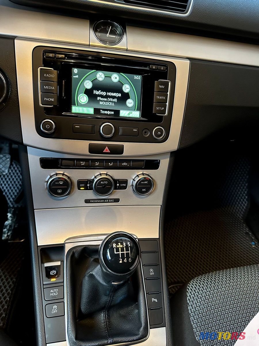 2014' Volkswagen Passat photo #5