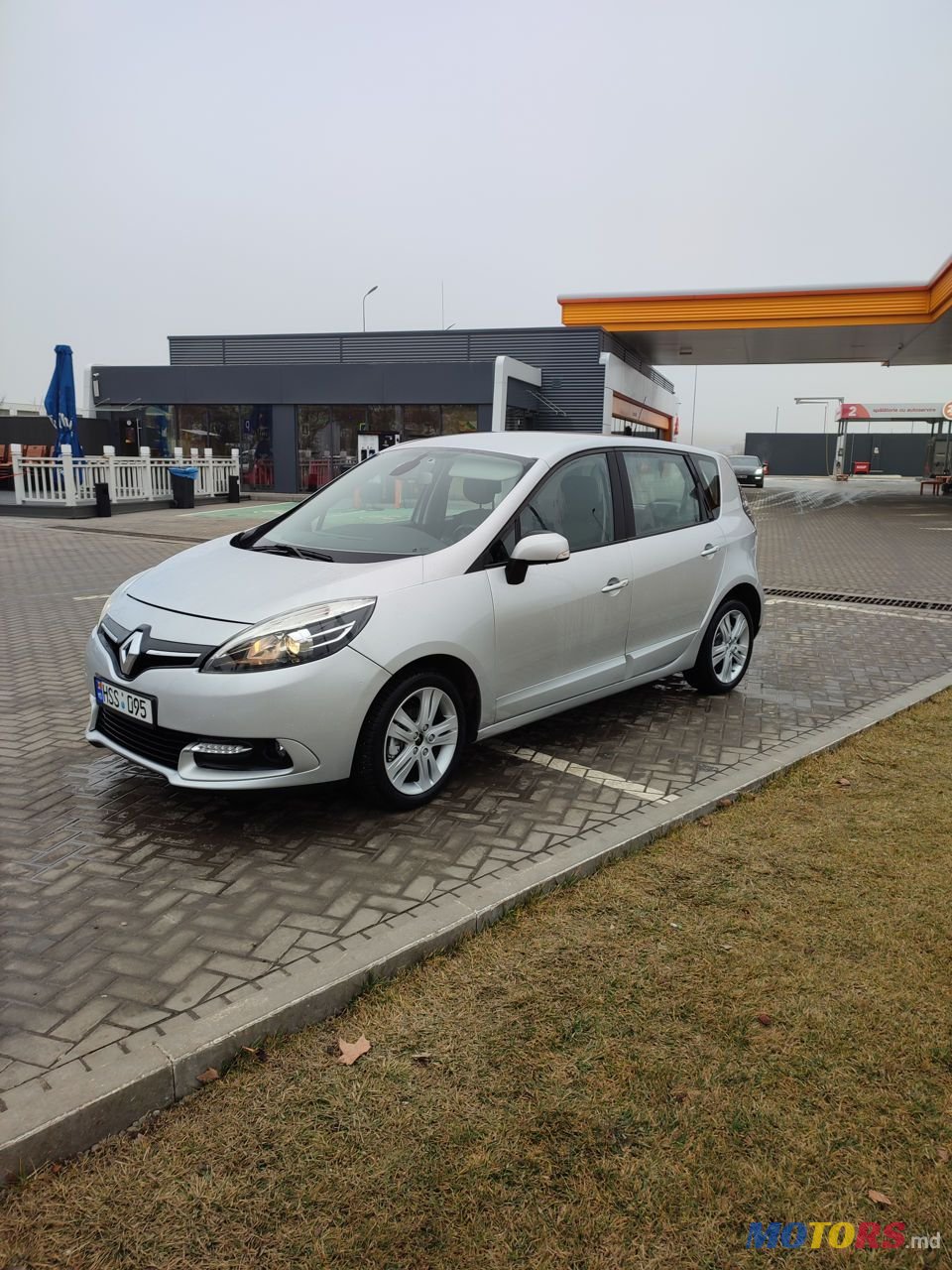 2012' Renault Scenic photo #1