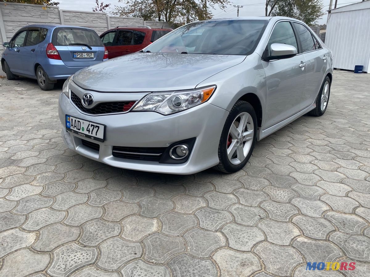 2014' Toyota Camry photo #4