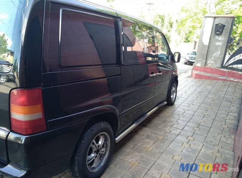 2001' Mercedes-Benz Vito photo #1