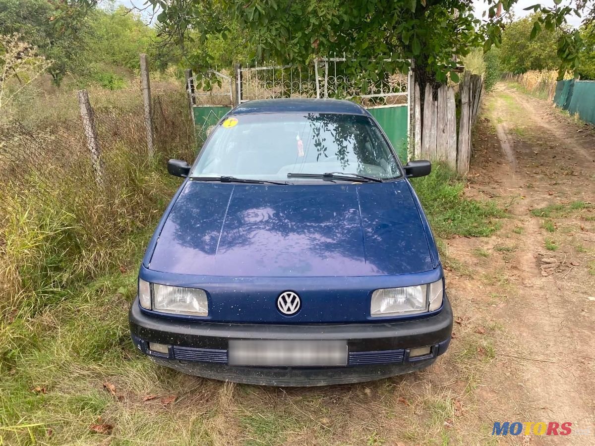 1993' Volkswagen Passat photo #2