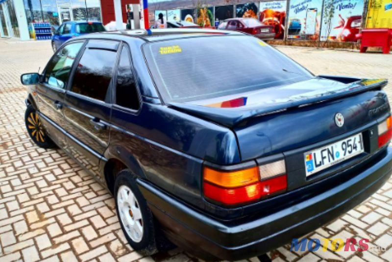 1992' Volkswagen Passat photo #3